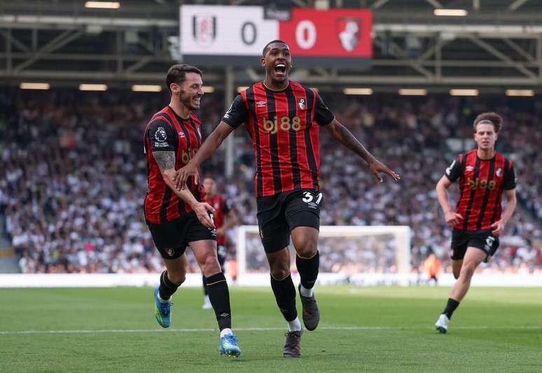 Rayan comemora gol do Bournemouth contra o Fulham &ndash;