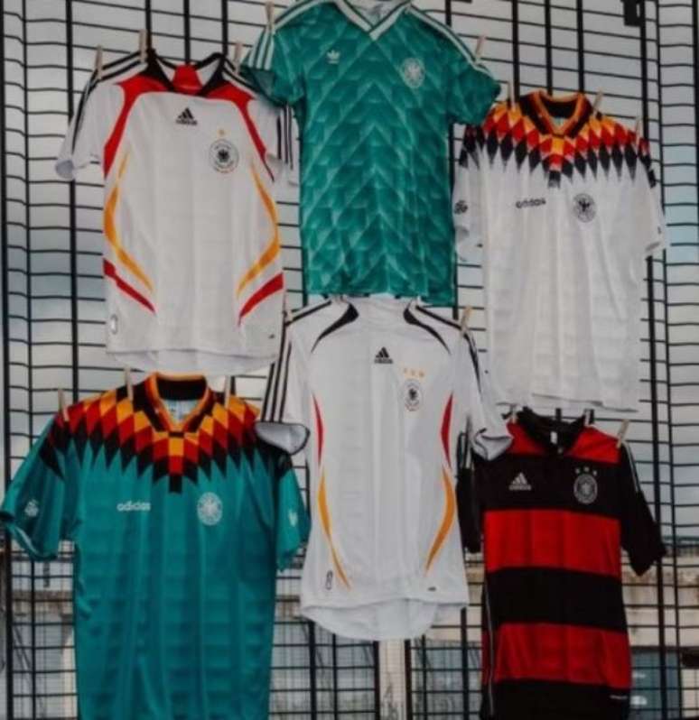 Foram relan&ccedil;adas v&aacute;rias camisa da sele&ccedil;&atilde;o Alem&atilde; disputadas em Copas