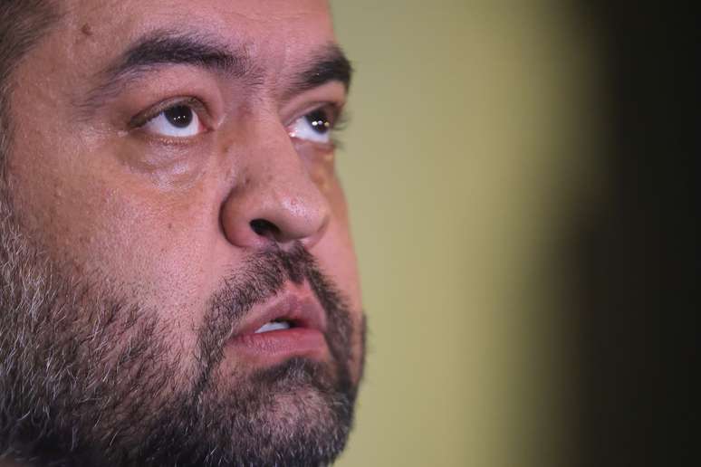 Foto de arquivo de 23/03/2026 do ent&atilde;o governador do Rio de Janeiro, Cl&aacute;udio Castro, ao anunciar sua sa&iacute;da do governo durante coletiva de imprensa no Pal&aacute;cio Guanabara, sede do Governo