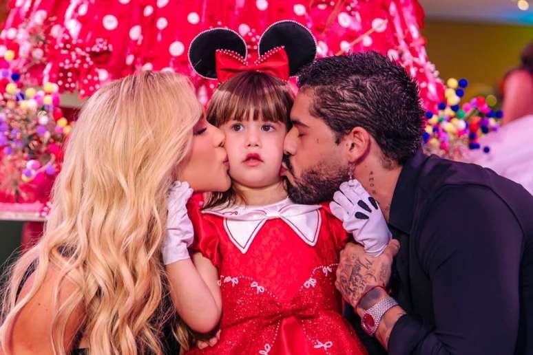 Virginia posa com Maria Alice e Z&eacute; Felipe