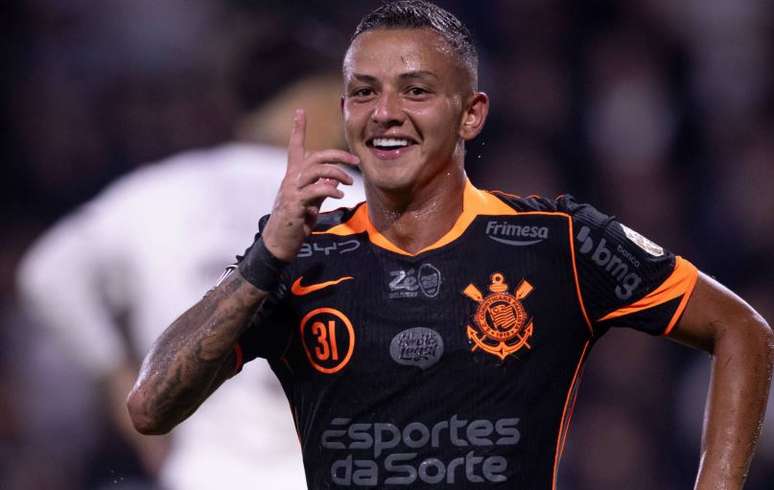 Kayke marcou gol do Corinthians contra o Platense na estreia da Libertadores