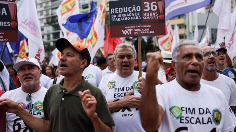 Expectativa &eacute; que o texto que prev&ecirc; o fim da escala de trabalho 6x1 avance ainda nesta semana no plen&aacute;rio da C&acirc;mara e siga depois para o Senado