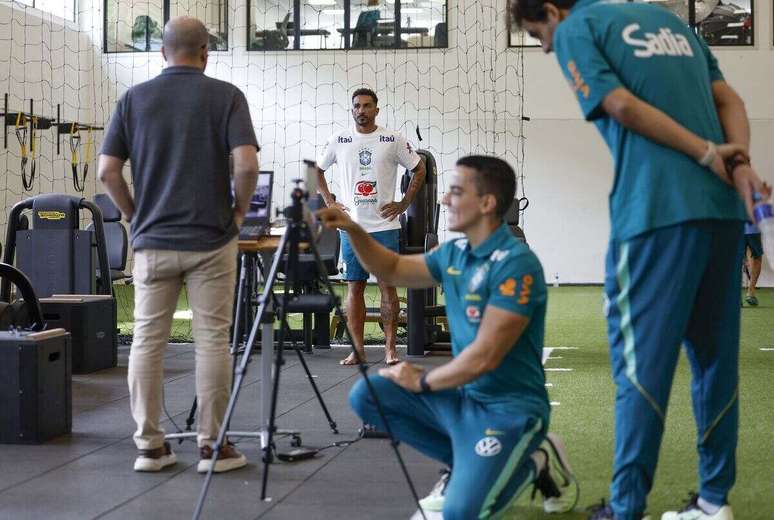 Danilo foi aus&ecirc;ncia no primeiro treino da Sele&ccedil;&atilde;o na Granja Comary &ndash;