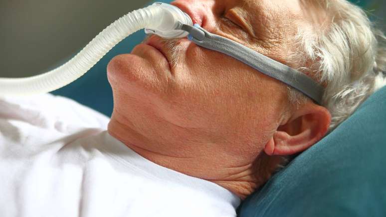 A polissonografia &eacute; o exame de refer&ecirc;ncia para diagnosticar a apneia obstrutiva do sono e quantificar sua gravidade &ndash; depositphotos.com / aliced