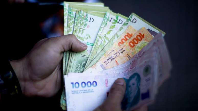 Infla&ccedil;&atilde;o prejudica os sal&aacute;rios reais dos trabalhadores e seu poder de compra