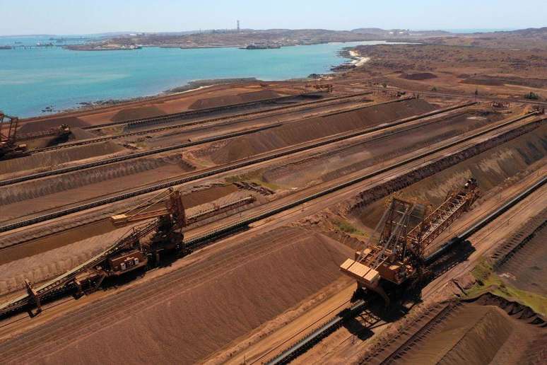 O d&oacute;lar australiano tem sido menos vol&aacute;til, em grande parte porque a Austr&aacute;lia &eacute; um grande exportador de commodities, particularmente de min&eacute;rio de ferro
