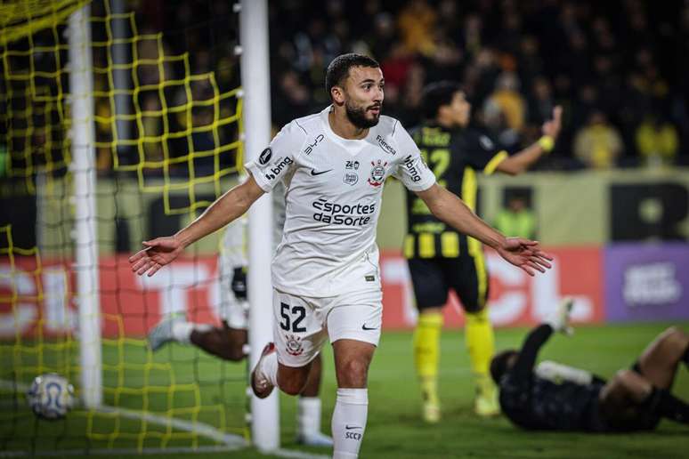 Zakaria Labyad (Corinthians) celebrando seu gol contra o Pe&ntilde;arol, no dia 21.05.2026. 
