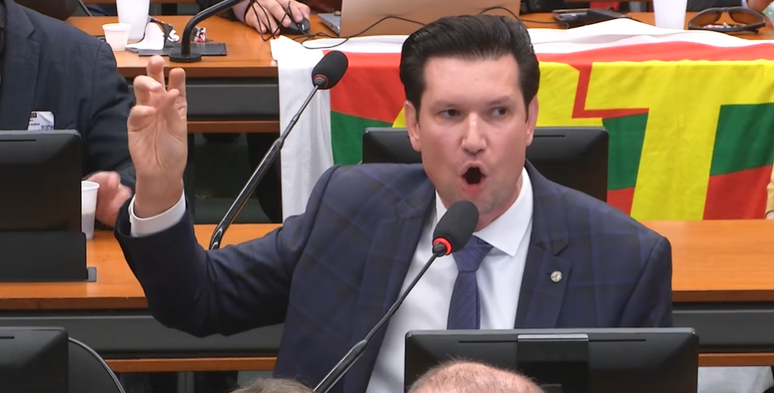 Deputado Gilson Marques em discuss&atilde;o da comiss&atilde;o especial sobre o fim da escala 6 por 1
