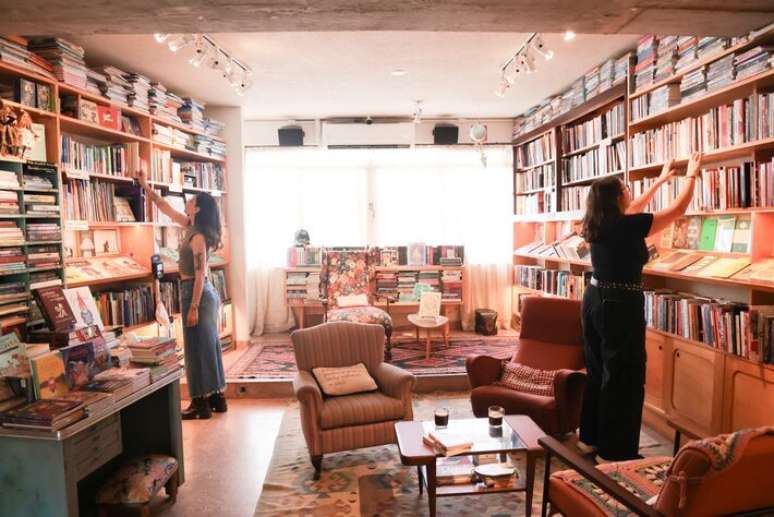 Import&acirc;ncia das livrarias f&iacute;sicas na venda de livros volta a crescer em 2025.