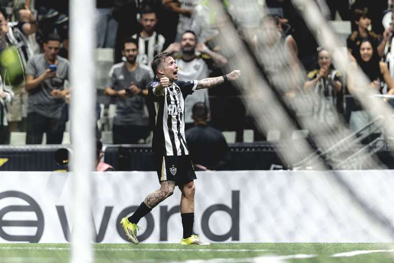 Bernard vibra com gol decisivo na vit&oacute;ria do Atl&eacute;tico sobre o Puerto Cabello &ndash;