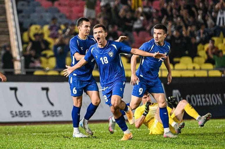 Uzbequist&atilde;o vai para a primeira Copa do Mundo da hist&oacute;ria do pa&iacute;s &ndash;