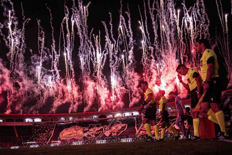 Torcida do Vasco lotar&aacute; o caldeir&atilde;o de S&atilde;o Janu&aacute;rio contra o Atl&eacute;tico-MG &ndash;