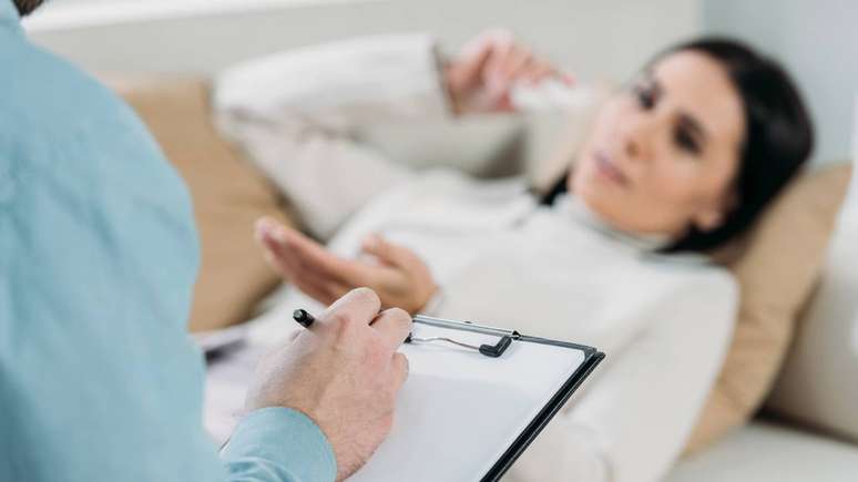 O tratamento mais indicado para claustrofobia costuma envolver psicoterapia, especialmente a terapia cognitivo-comportamental (TCC) &ndash; depositphotos.com / IgorVetushko