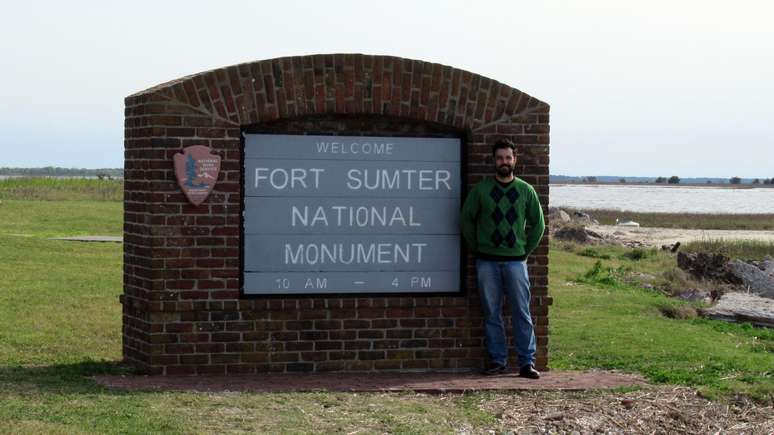 C&eacute;lio Alcantara Silva em 2019 no Monumento Nacional de Fort Sumter, em Charleston, na Carolina do Sul, marco inicial da Guerra de Secess&atilde;o
