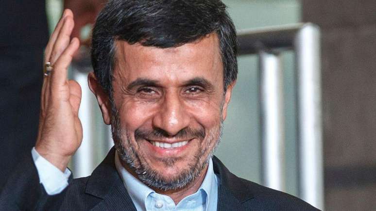 Depois de uma presid&ecirc;ncia marcada por confrontos e divis&otilde;es, Ahmadinejad mudou de postura