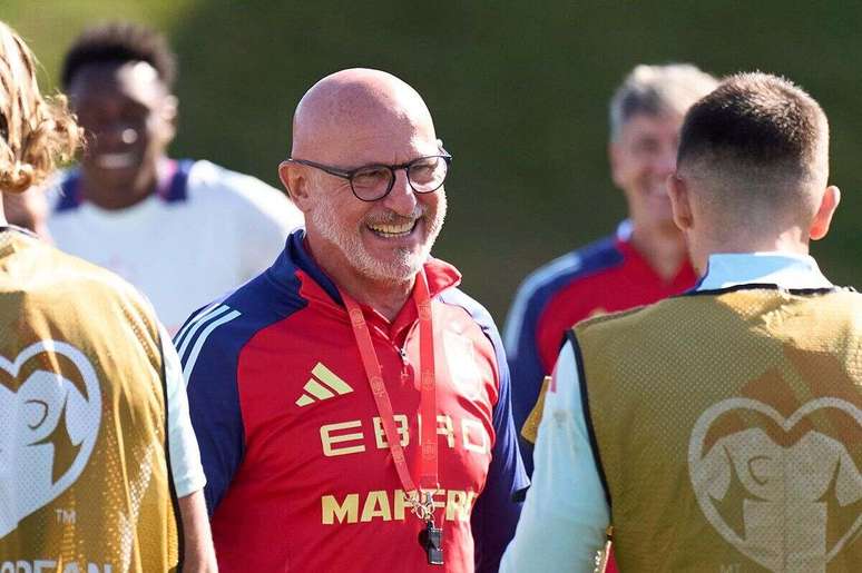 T&eacute;cnico Luis de la Fuente durante prepara&ccedil;&atilde;o da Espanha para a Copa do Mundo &ndash;