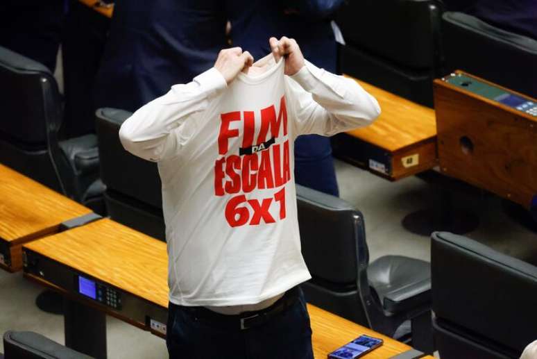 PEC que acaba com a escala 6x1 foi aprovada na C&acirc;mara nesta quarta-feira, 27