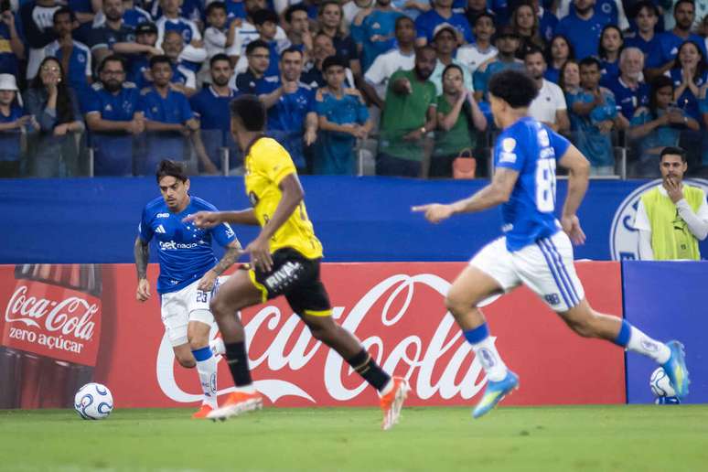 Cruzeiro amassa Barcelona-EQU e avan&ccedil;a na Libertadores &ndash;