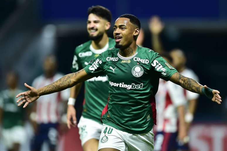 Allan comemora seu gol. Ao fundo, Flaco, que fez uma jogada sensacional gerando a chance para o companheiro. Divulga&ccedil;&atilde;o / Conmebol