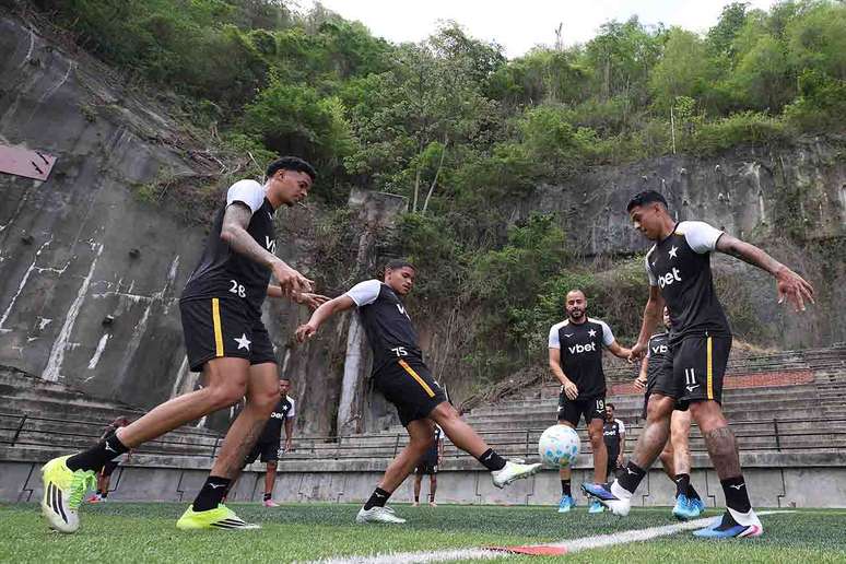 Botafogo treinou na Venezuela antes da viagem a Salvador &ndash;