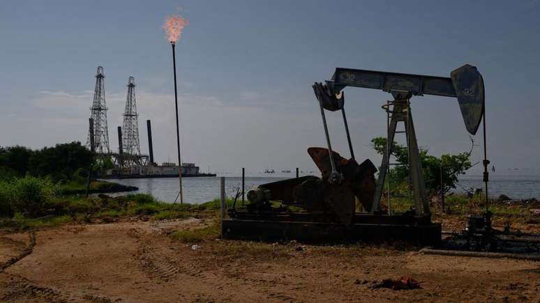 A produ&ccedil;&atilde;o petrol&iacute;fera precisa de energia el&eacute;trica em todas as suas etapas, desde a extra&ccedil;&atilde;o at&eacute; o refino e a exporta&ccedil;&atilde;o