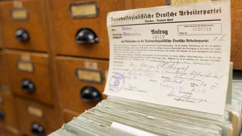 Os Arquivos Federais da Alemanha, em Berlim, guardam c&oacute;pias f&iacute;sicas dos pedidos de filia&ccedil;&atilde;o ao Partido Nazista