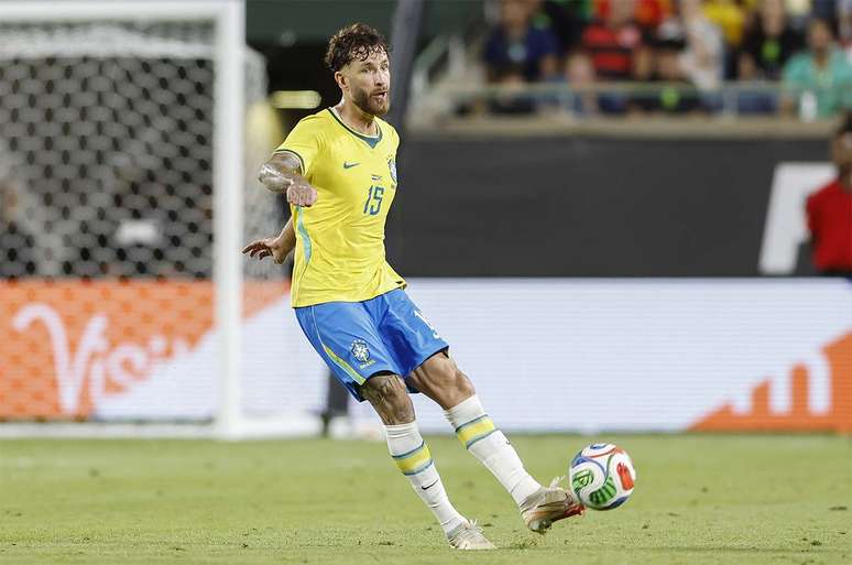L&eacute;o Pereira pode ganhar chance contra o Panam&aacute; &ndash;