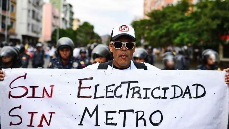 Nove em cada 10 resid&ecirc;ncias do pa&iacute;s relataram interrup&ccedil;&otilde;es do fornecimento de energia el&eacute;trica