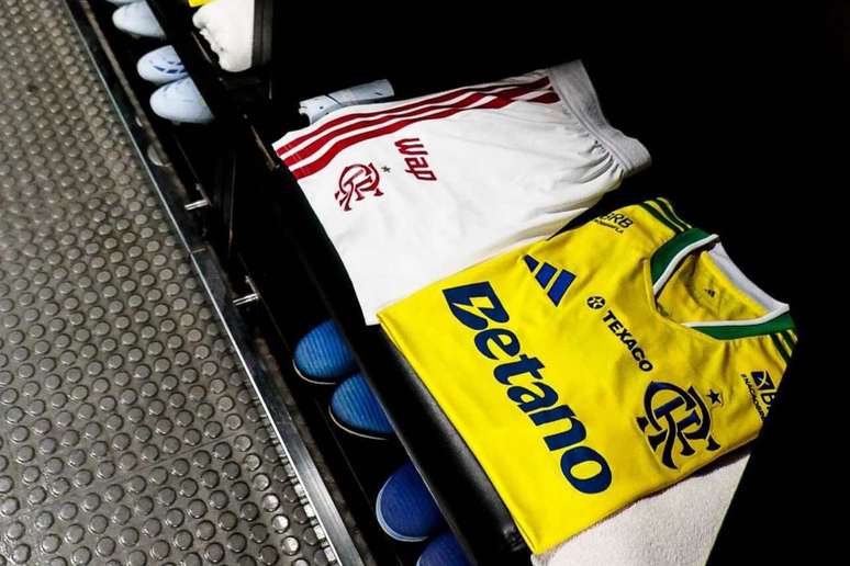 Nova camisa faz refer&ecirc;ncia &agrave; Sele&ccedil;&atilde;o Brasileira &ndash;