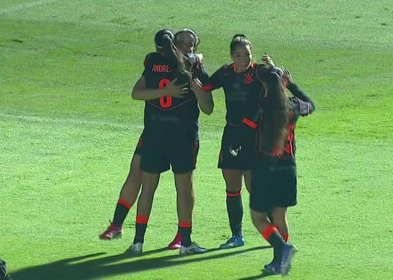 Corinthians arranca a vit&oacute;ria perto do fim e despacha atual campe&atilde;o na casa das Palestrinas &ndash;