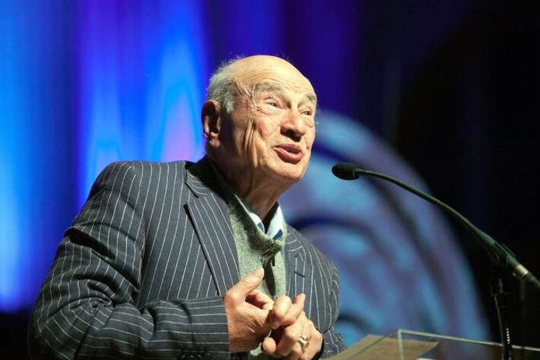 Palestra do fil&oacute;sofo e soci&oacute;logo franc&ecirc;s, Edgar Morin, em S&atilde;o Paulo, em 2011