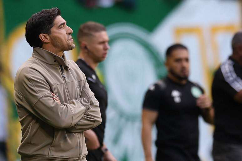 Abel Ferreira voltou a fazer cr&iacute;ticas ao calend&aacute;rio do futebol brasileiro &ndash;