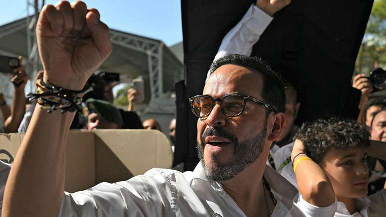 Abelardo de la Espriella promete pulso firme para para combater a viol&ecirc;ncia