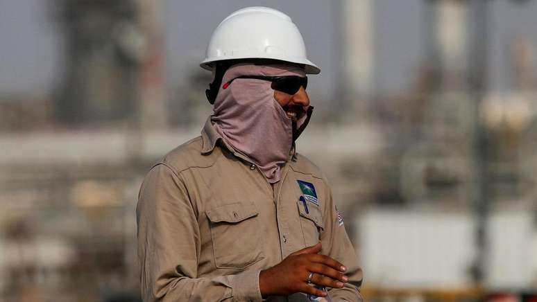 A Ar&aacute;bia Saudita vem dedicando grandes esfor&ccedil;os para eliminar sua depend&ecirc;ncia econ&ocirc;mica do petr&oacute;leo