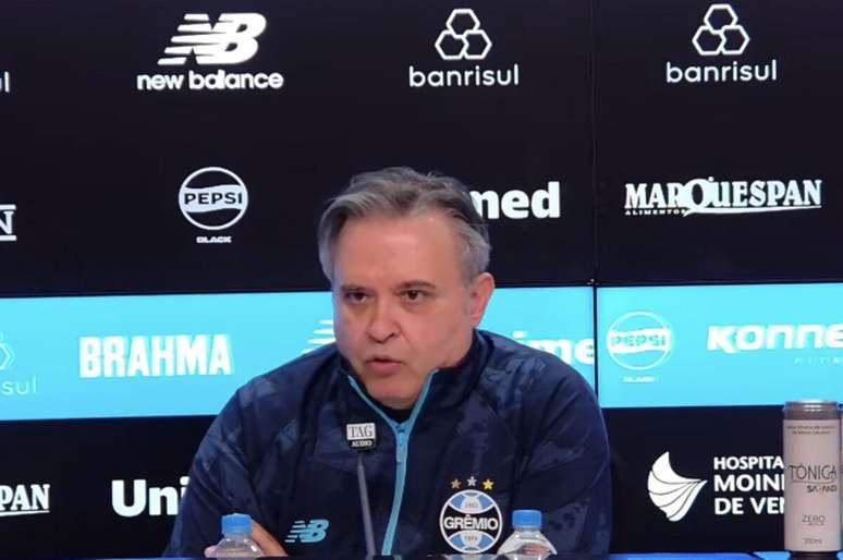 Dirigente explicou sa&iacute;da do Gr&ecirc;mio &ndash;
