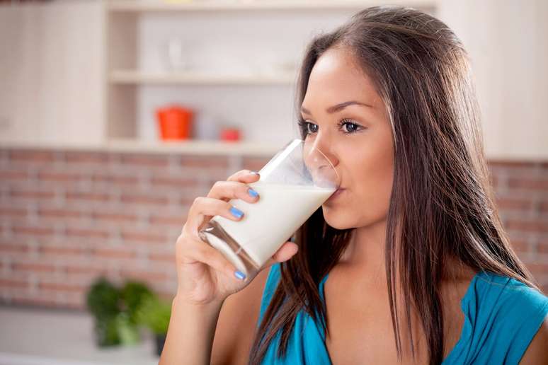 O consumo de leite tamb&eacute;m pode fazer parte da alimenta&ccedil;&atilde;o na vida adulta 