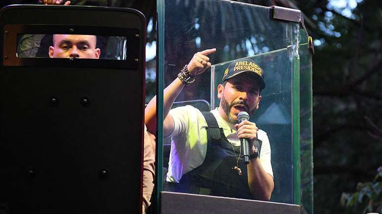 Dois integrantes da campanha de De la Espriella foram assassinados em maio no departamento de Meta