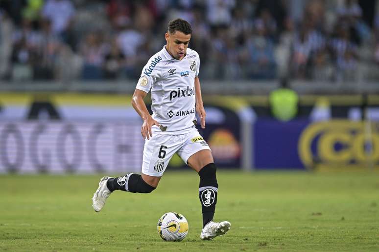 Sandry atuando pelo Santos 