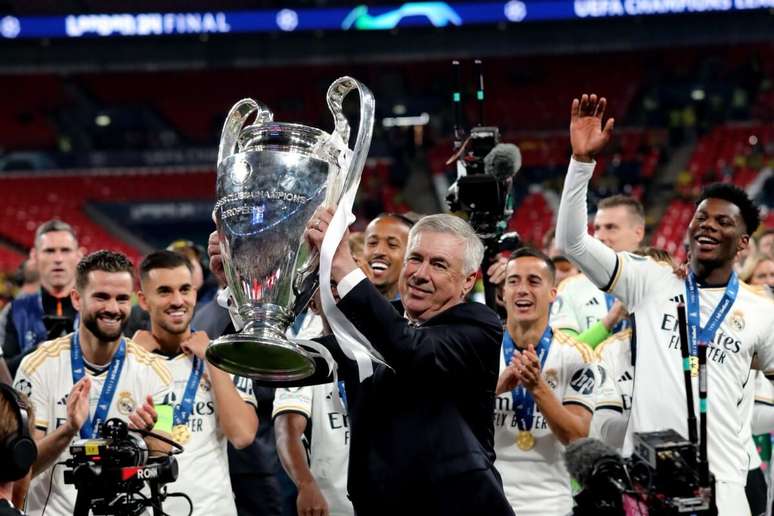 Cinco t&iacute;tulos colocaram Carlo Ancelotti no topo da hist&oacute;ria da Champions League 