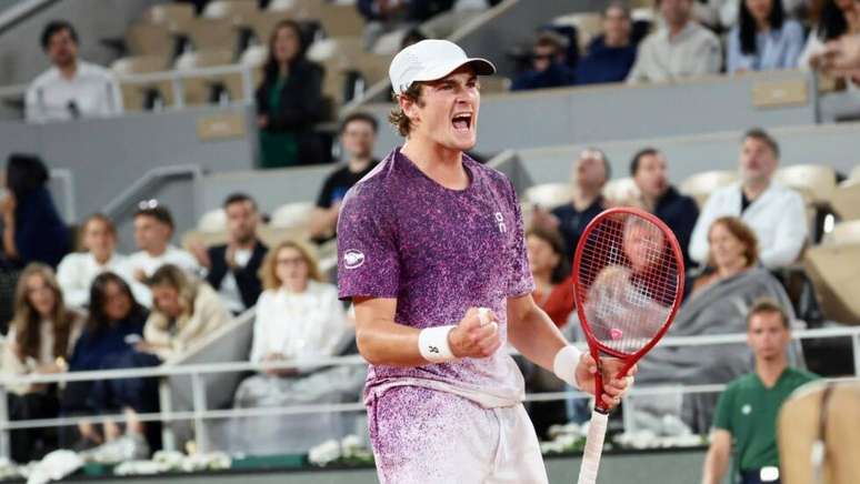 Jo&atilde;o Fonseca vence o noruegu&ecirc;s Casper Ruud pelas oitavas de final de Roland-Garros. Em Paris, em 31 de maio de 2026.