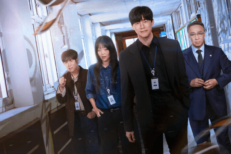 O k-drama &ldquo;Aprendendo a Li&ccedil;&atilde;o&rdquo; mistura a&ccedil;&atilde;o e cr&iacute;tica social ao retratar uma ag&ecirc;ncia criada para restabelecer a ordem no sistema educacional da Coreia do Sul 