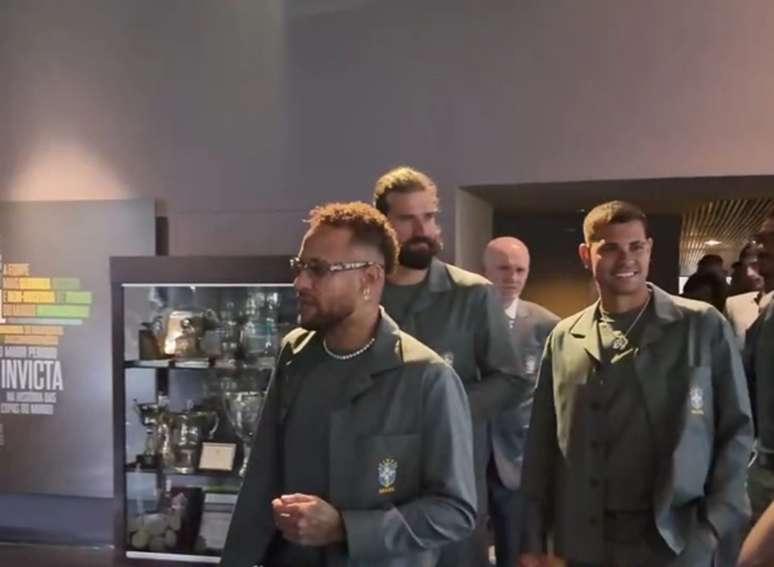 Brasil visitou museu da CBF antes de viajar para os Estados Unidos &ndash;