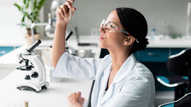 Cientista &ndash; depositphotos.com / AlexLipa