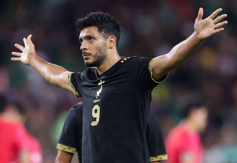Ra&uacute;l Jim&eacute;nez &eacute; uma das esperan&ccedil;as de gols do M&eacute;xico na Copa &ndash;