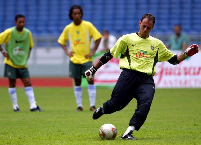 Sele&ccedil;&atilde;o Brasileira em treino para o &uacute;ltimo amistoso antes da Copa do Mundo de 2002