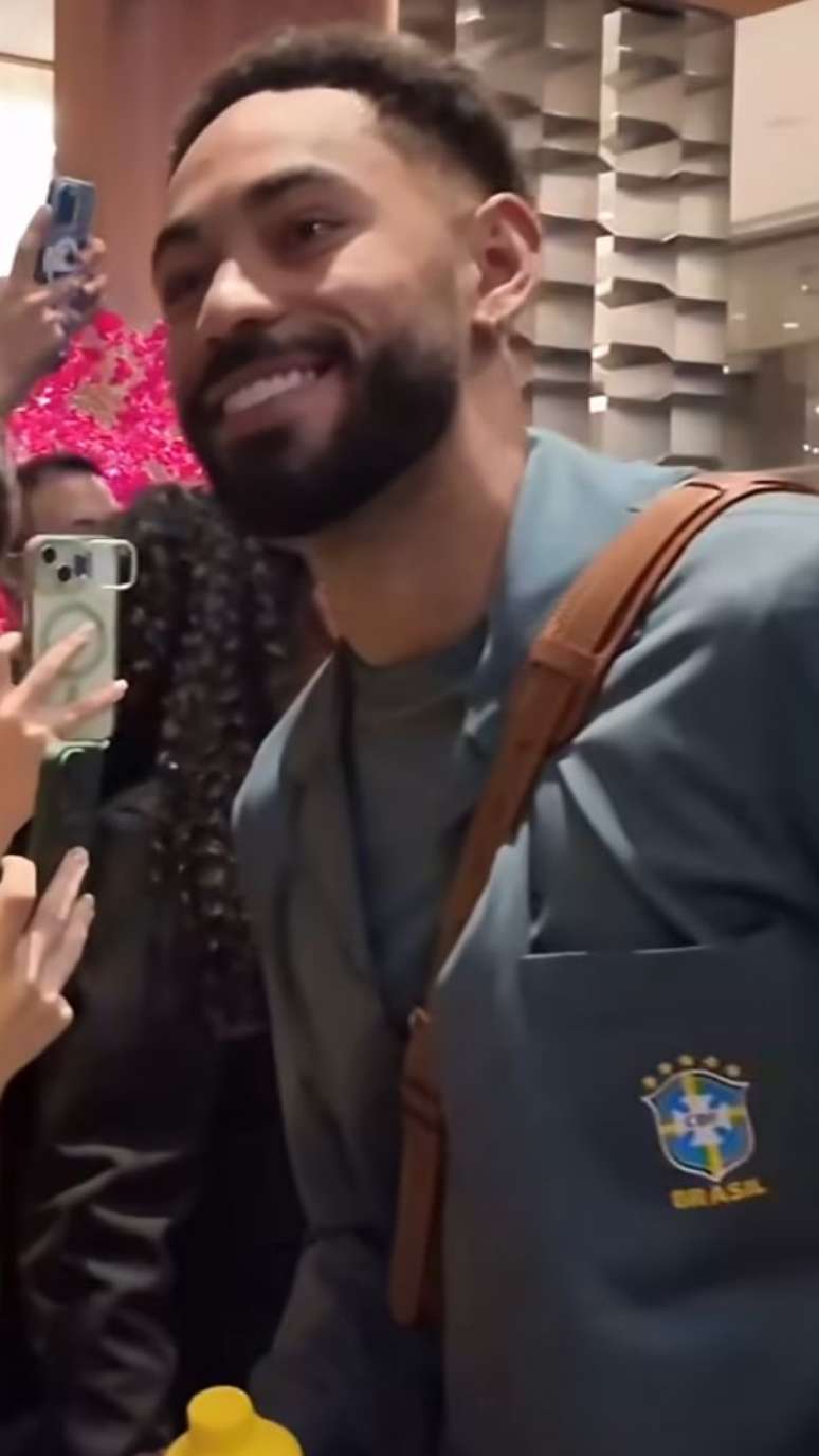 Matheus Cunha tamb&eacute;m posou para fotos.