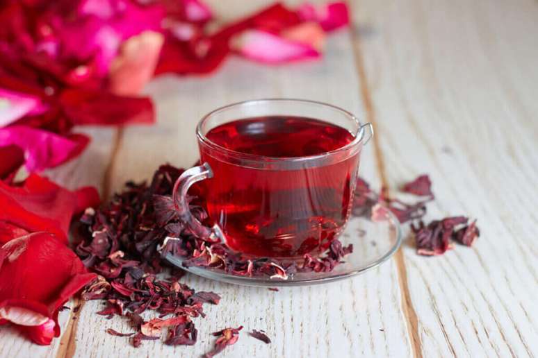 Ch&aacute; de hibisco com canela 