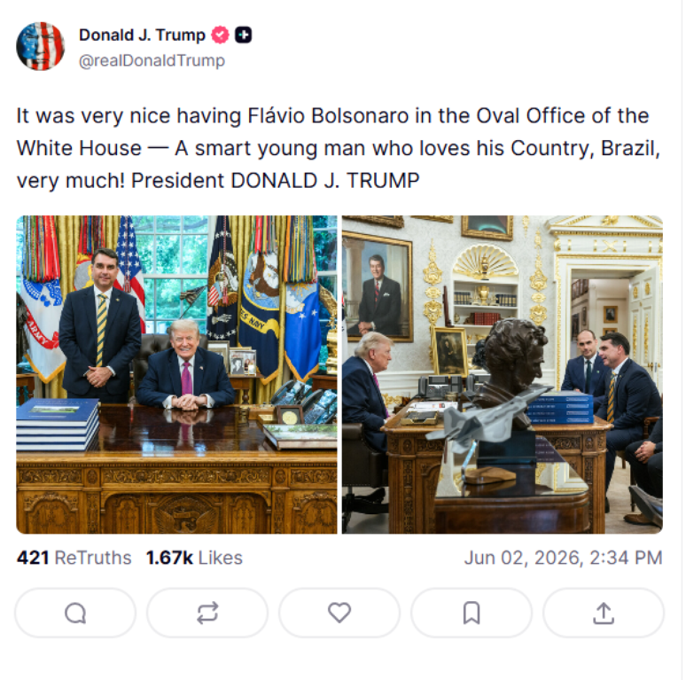 O republicano chamou Fl&aacute;vio Bolsonaro de "um jovem inteligente que ama muito o seu pa&iacute;s" em postagem de rede social