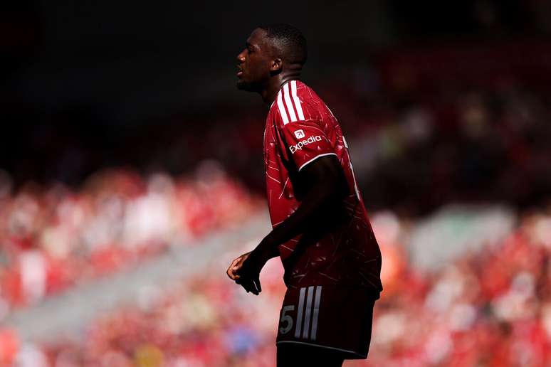 Konat&eacute; em a&ccedil;&atilde;o com a camisa do Liverpool na Premier League &ndash;