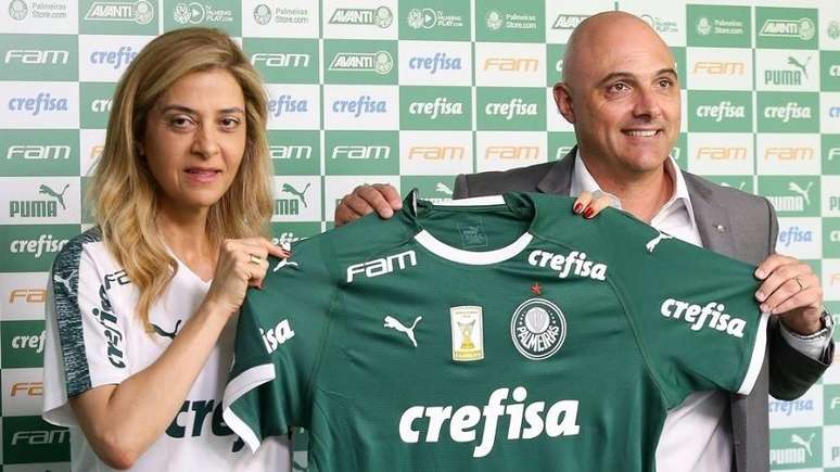 Leila Pereira e Maur&iacute;cio Galiotte no lan&ccedil;amento da camisa do Palmeiras